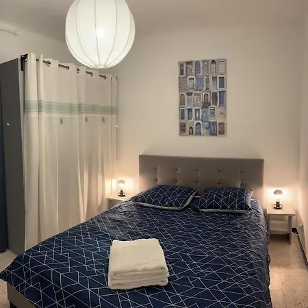 2 Bedrooms, 60 M2, 6 People, Wifi, Quiet, Bright, 5 Mins By Car *
