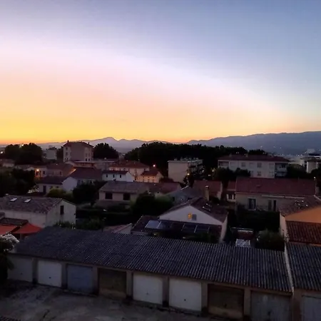 Apartment 2 Bedrooms, 60 M2, 6 People, Wifi, Quiet, Bright, 5 Mins By Car