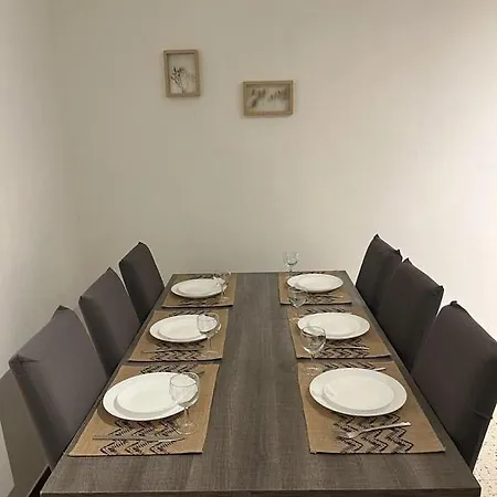 2 Bedrooms, 60 M2, 6 People, Wifi, Quiet, Bright, 5 Mins By Car Apartment *