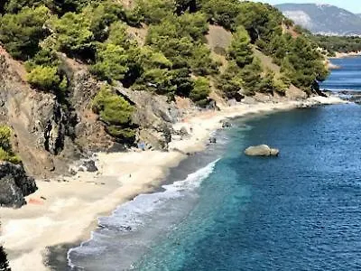 2 Bedrooms, 60 M2, 6 People, Wifi, Quiet, Bright, 5 Mins By Car Apartment